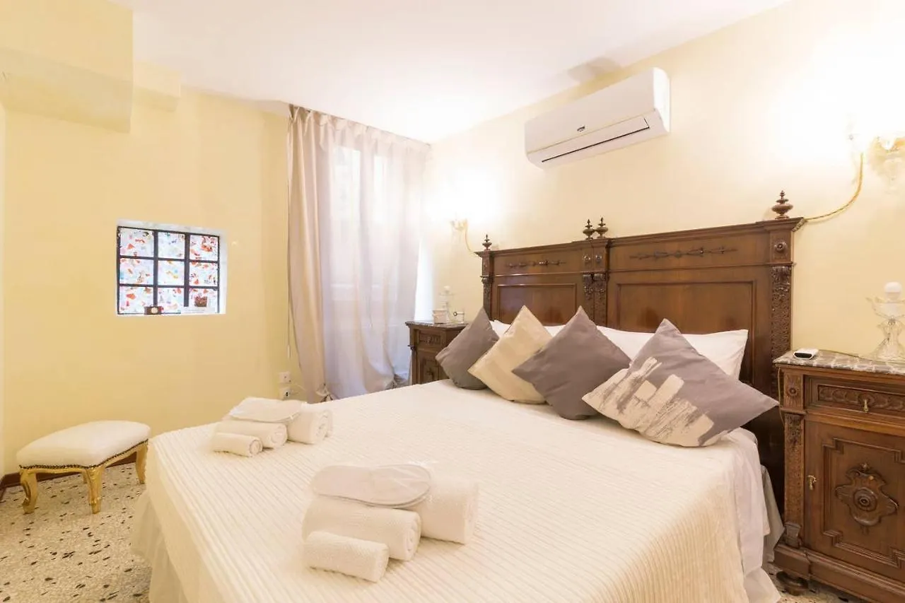 Residence Suite A Venezia Apartment